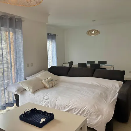 Summersalt - Old Town Apartment